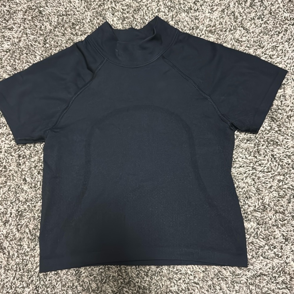 Lululemon cropped top